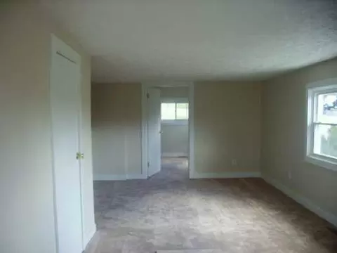 2040 Oakdale, Springfield, OH 45503 photo 2