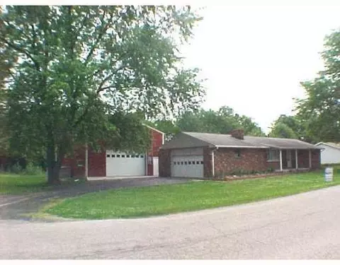 2900 Beard Dr, Springfield, OH 45502 photo 2