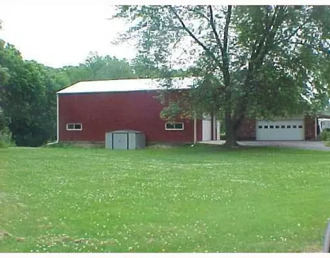 2900 Beard Dr, Springfield, OH 45502 photo 1
