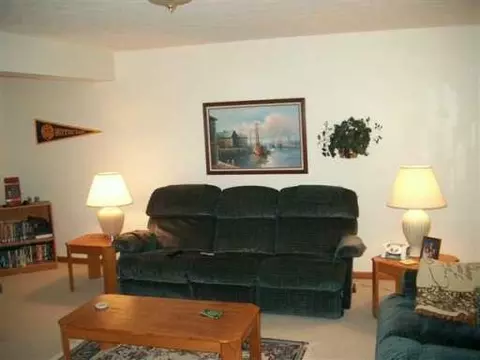 1280 Kingsgate Rd, Springfield, OH 45503 photo 8