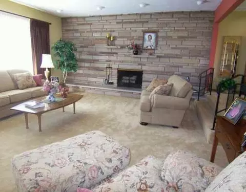 3127 N Hampton Rd, Springfield, OH 45502 photo 2