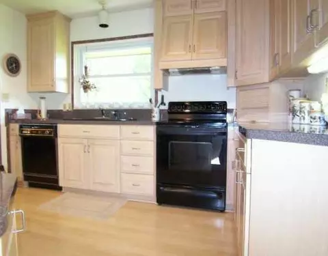 201 Thomaston Trl, Springfield, OH 45503 photo 4