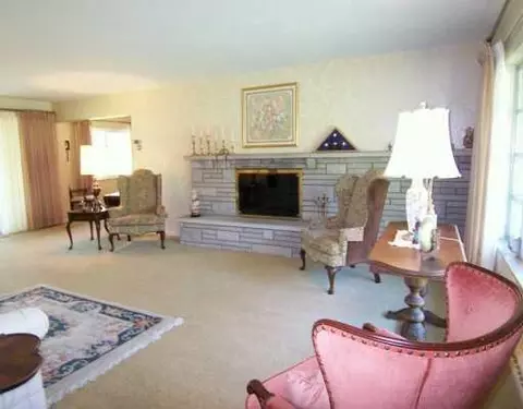 201 Thomaston Trl, Springfield, OH 45503 photo 2