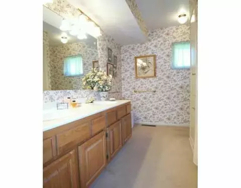 201 Thomaston Trl, Springfield, OH 45503 photo 5