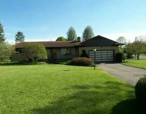 201 Thomaston Trl, Springfield, OH 45503 photo 1