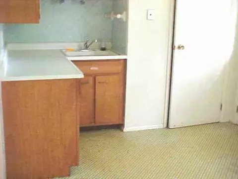 910 Robinson Dr, Springfield, OH 45506 photo 2