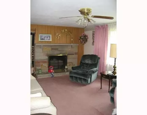 2831 Oxford Dr, Springfield, OH 45506 photo 3
