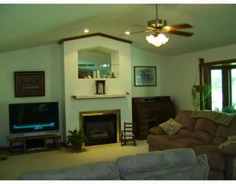 1429 James Dr, Celina, OH 45822 photo 3