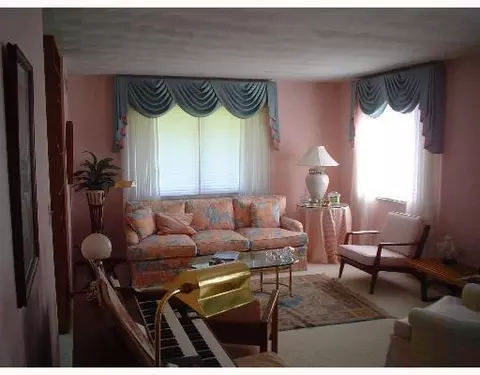 2540 Carousel Dr, Springfield, OH 45503 photo 5