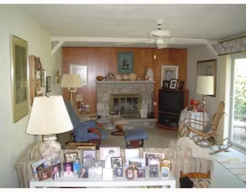 2540 Carousel Dr, Springfield, OH 45503 photo 2