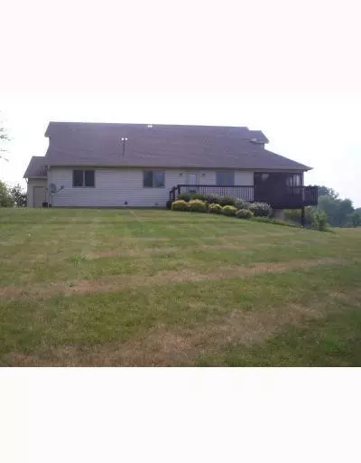 5015 Hearthstone Dr, Springfield, OH 45503 photo 2