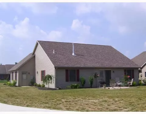 1601 Bishop Ct, Celina, OH 45822 photo 2