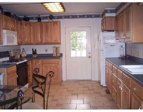 2120 S Burnett Rd, Springfield, OH 45505 photo 3
