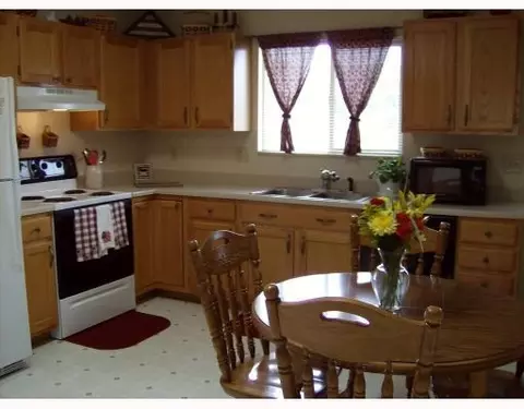 5571 W Ridgewood, Springfield, OH 45502 photo 3