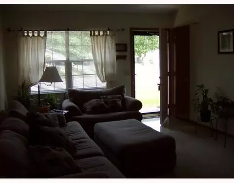 5571 W Ridgewood, Springfield, OH 45502 photo 2