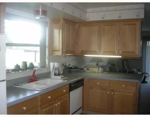 2426 Carousel Dr, Springfield, OH 45503 photo 5