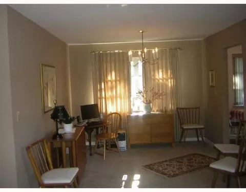 2426 Carousel Dr, Springfield, OH 45503 photo 3