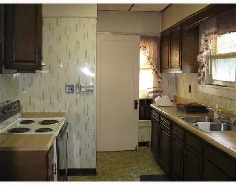 1228 N Limestone St, Springfield, OH 45504 photo 5