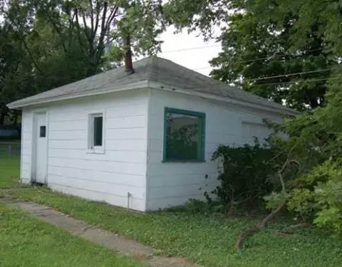 912 Cypress, Springfield, OH 45505 photo 2