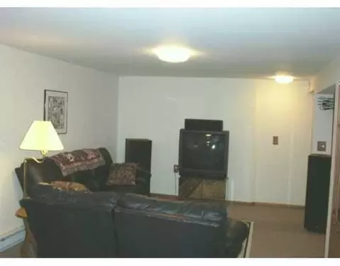 1324 Wright Cir, Troy, OH 45373 photo 2