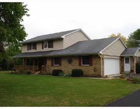 3925 Crescent Hill Dr, Springfield, OH 45502 photo 1