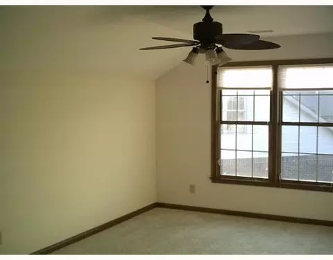 1940 Shady Oak Ct #.., Springfield, OH 45503 photo 7