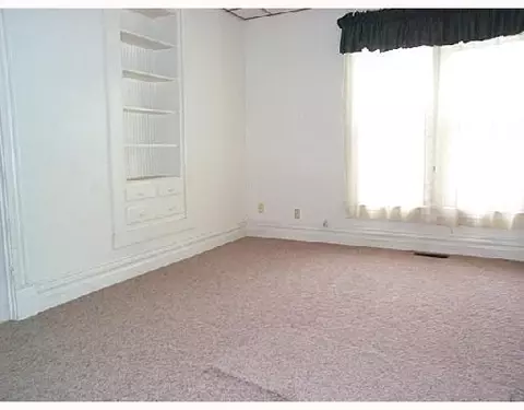118 E Wayne St, Celina, OH 45822 photo 4