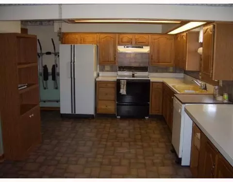735 Snowhill Blvd, Springfield, OH 45504 photo 3