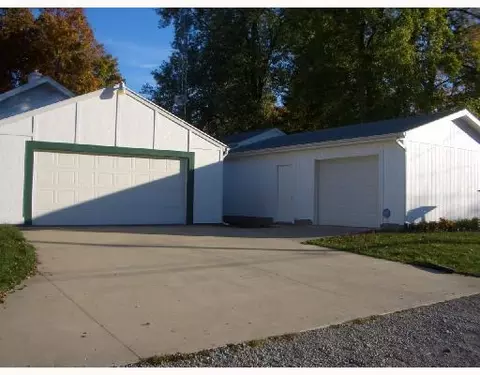 735 Snowhill Blvd, Springfield, OH 45504 photo 2