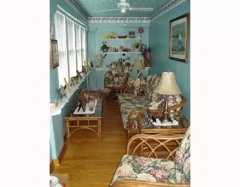 1552 Charles, Springfield, OH 45505 photo 3