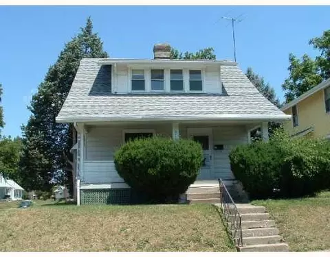 2100 Woodside, Springfield, OH 45503 photo 1