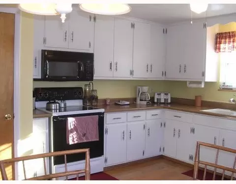 1301 Montego Dr, Springfield, OH 45503 photo 3