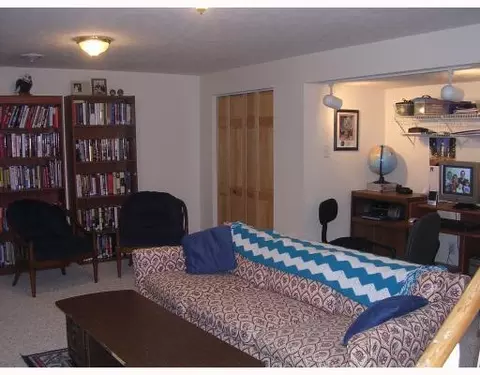 1301 Montego Dr, Springfield, OH 45503 photo 9