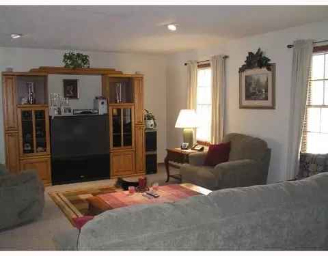 2458 Shrine, Springfield, OH 45502 photo 5