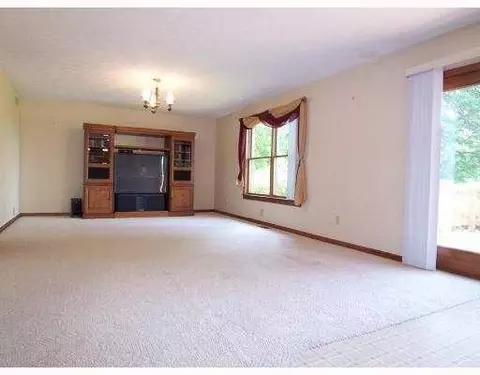3853 Johnson Rd, Springfield, OH 45502 photo 3