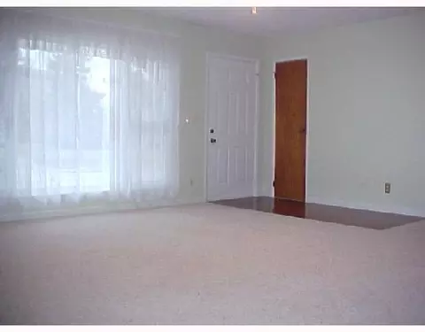1540 Hyannis Dr, Springfield, OH 45503 photo 2