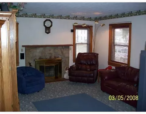 210 N Douglas Ave, Springfield, OH 45503 photo 3