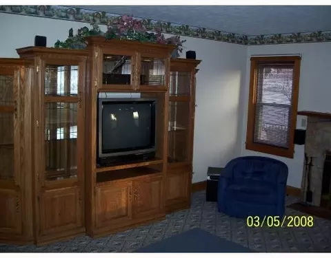 210 N Douglas Ave, Springfield, OH 45503 photo 2