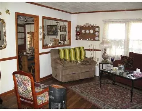 207 Ravenwood Dr, Springfield, OH 45504 photo 2