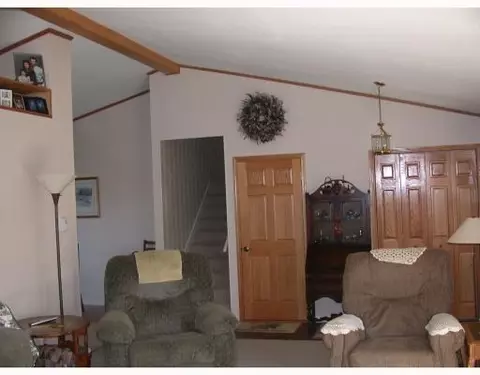 6805 Willowdale Rd, Springfield, OH 45502 photo 2