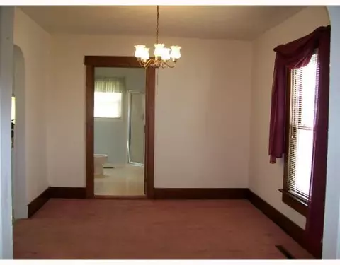 906 Pine St, Springfield, OH 45505 photo 4