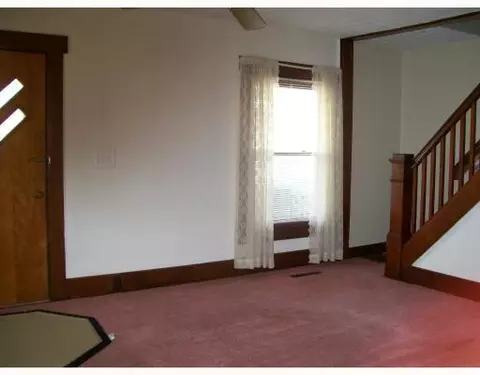 906 Pine St, Springfield, OH 45505 photo 3