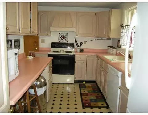 1422 Erika Dr, Springfield, OH 45503 photo 4