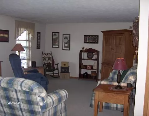 4042 Harris Ln, Springfield, OH 45503 photo 2