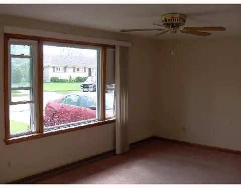 2607 Cavins Dr, Springfield, OH 45503 photo 2