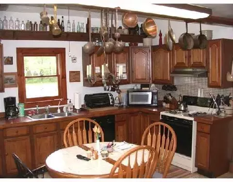 2724 N Limestone St, Springfield, OH 45503 photo 8