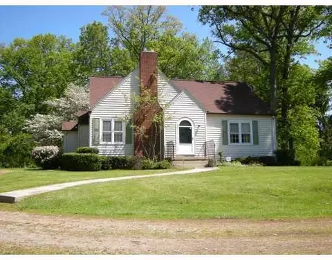 181 Oaksmere, Springfield, OH 45503 photo 1