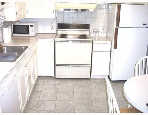 3062 Woods Dr, Springfield, OH 45506 photo 3