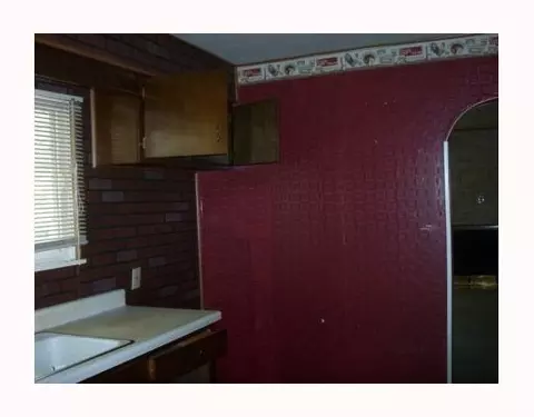 925 N Burnett, Springfield, OH 45503 photo 5