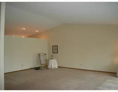 2740 Conestoga St, Springfield, OH 45503 photo 3